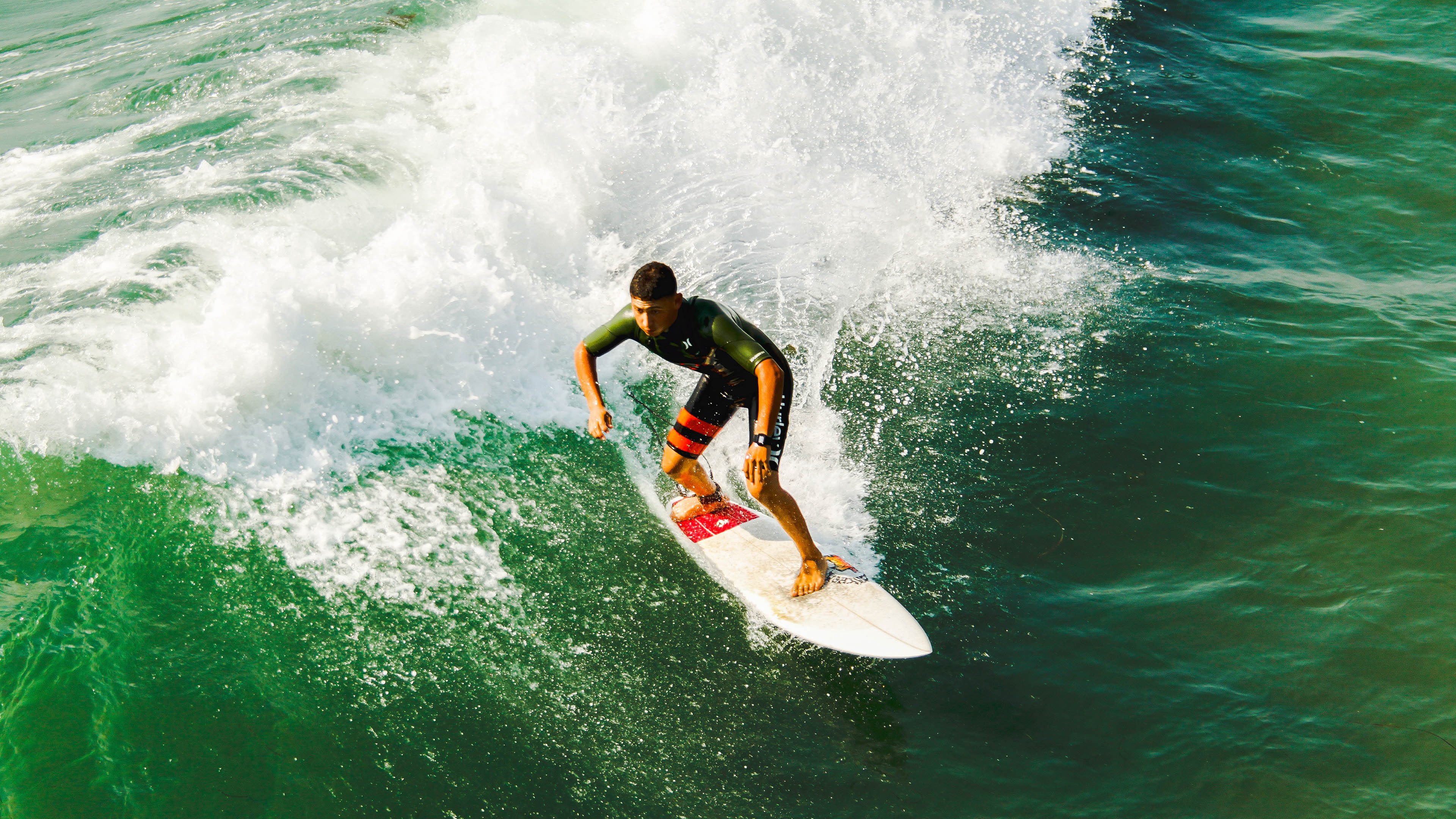 花样滑冰锦标赛，冰上优雅风采尽显，花样滑冰比赛