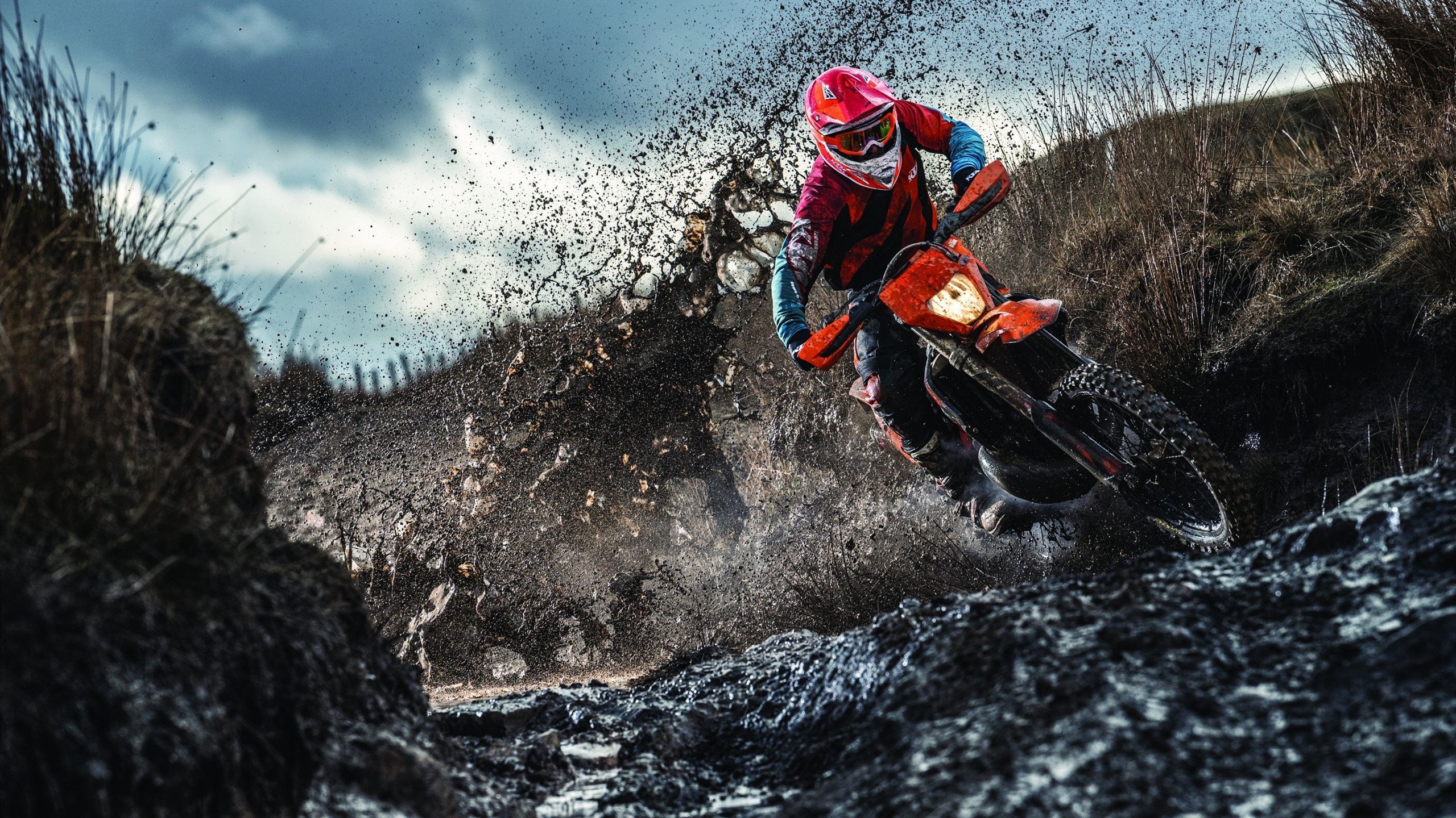 英超巅峰对决，精彩反击和神级扑救成为焦点，英超最精彩比赛